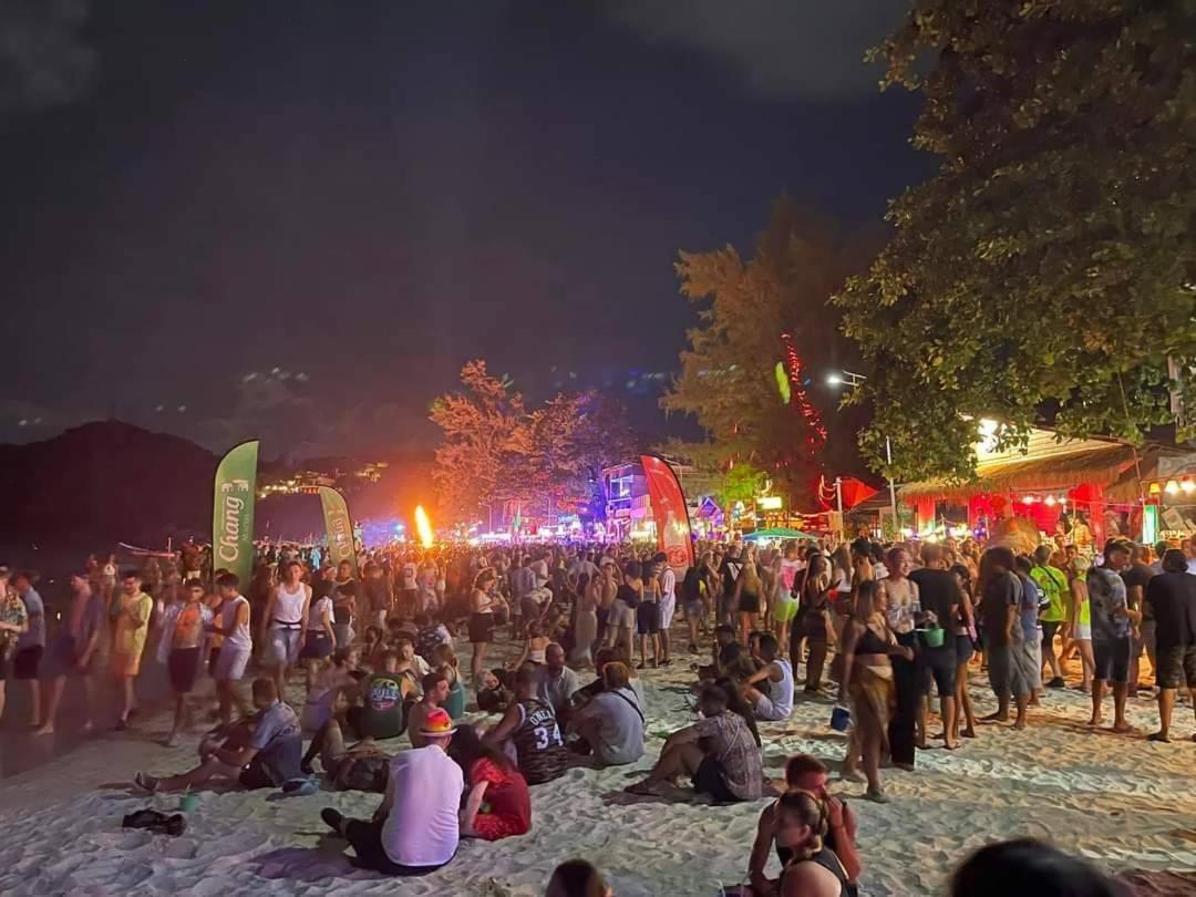 Haadrin Fellini Hostel & Pizzeria Haad Rin Zewnętrze zdjęcie